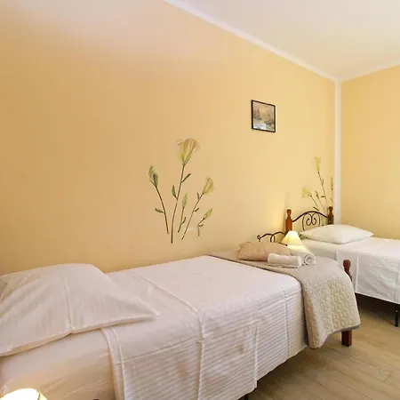 Fuer 4 Personen Ca 48 Qm In Fazana, Istrien Istrische Riviera Appartement